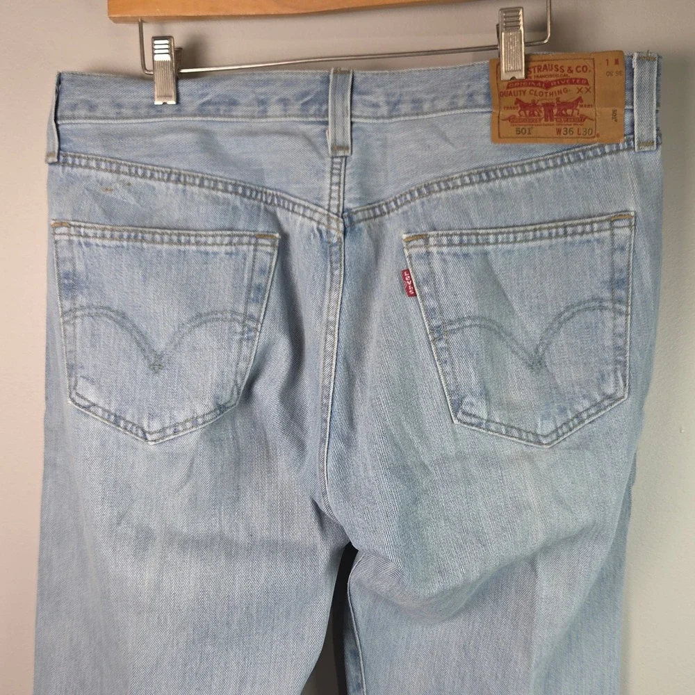 Levi's 501 Original Fit Mens 36x30 Light Wash Excellent Straight Jeans Denim